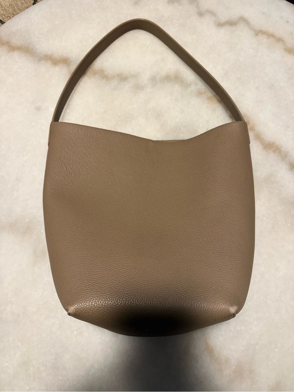 Quince Italian Leather Soft Bucket Shoulder Bag - Picture 5 of 7